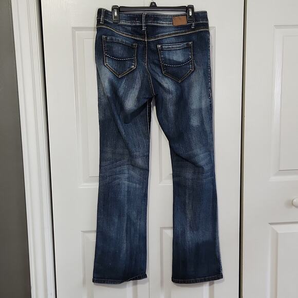 17/21 Dark Wash Stretch Decorative Stitching Zip Button Closure Slight Flare 10 - Picture 2 of 14